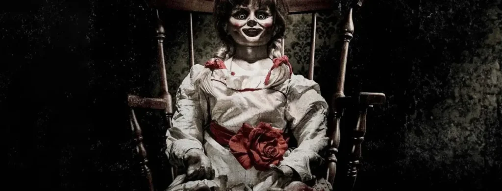 Anabelle-2-1024x390 Annabelle (2014): A Boneca que Trocou Sustos por um Clima de Medo!